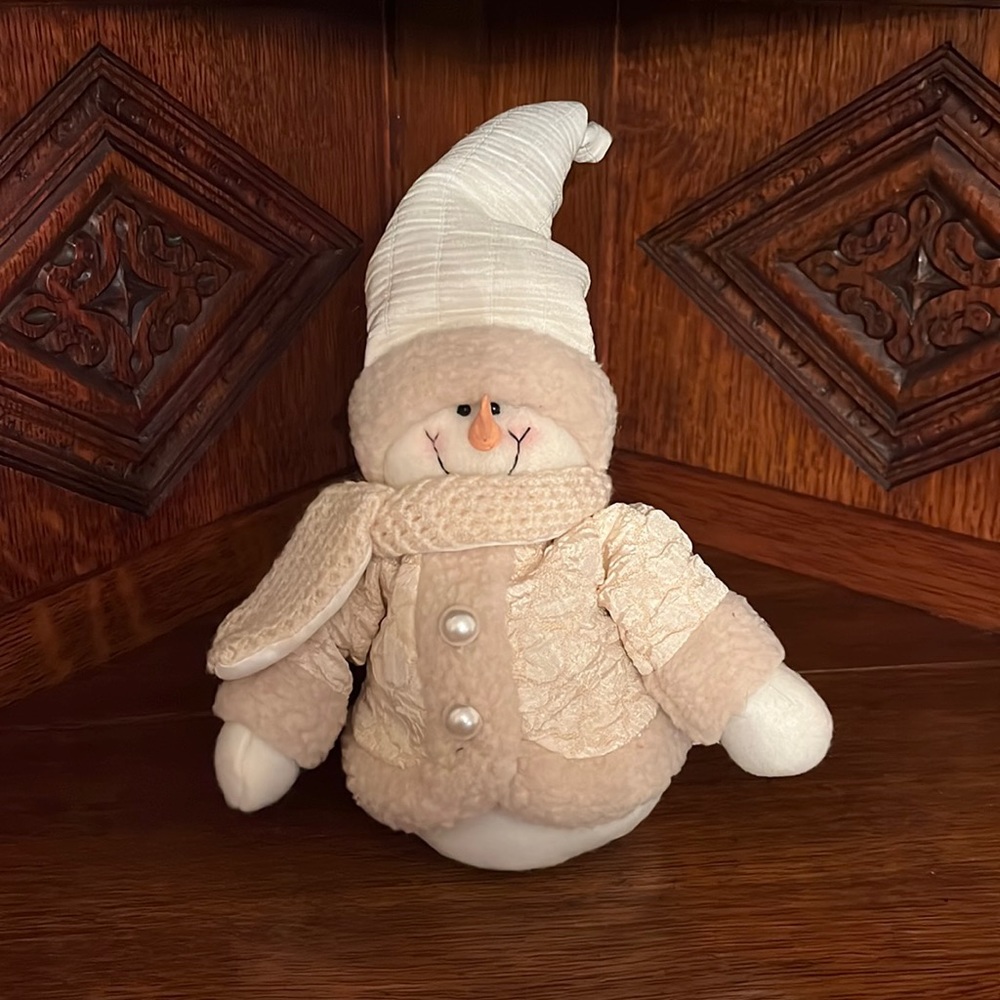 Classy cream snowman